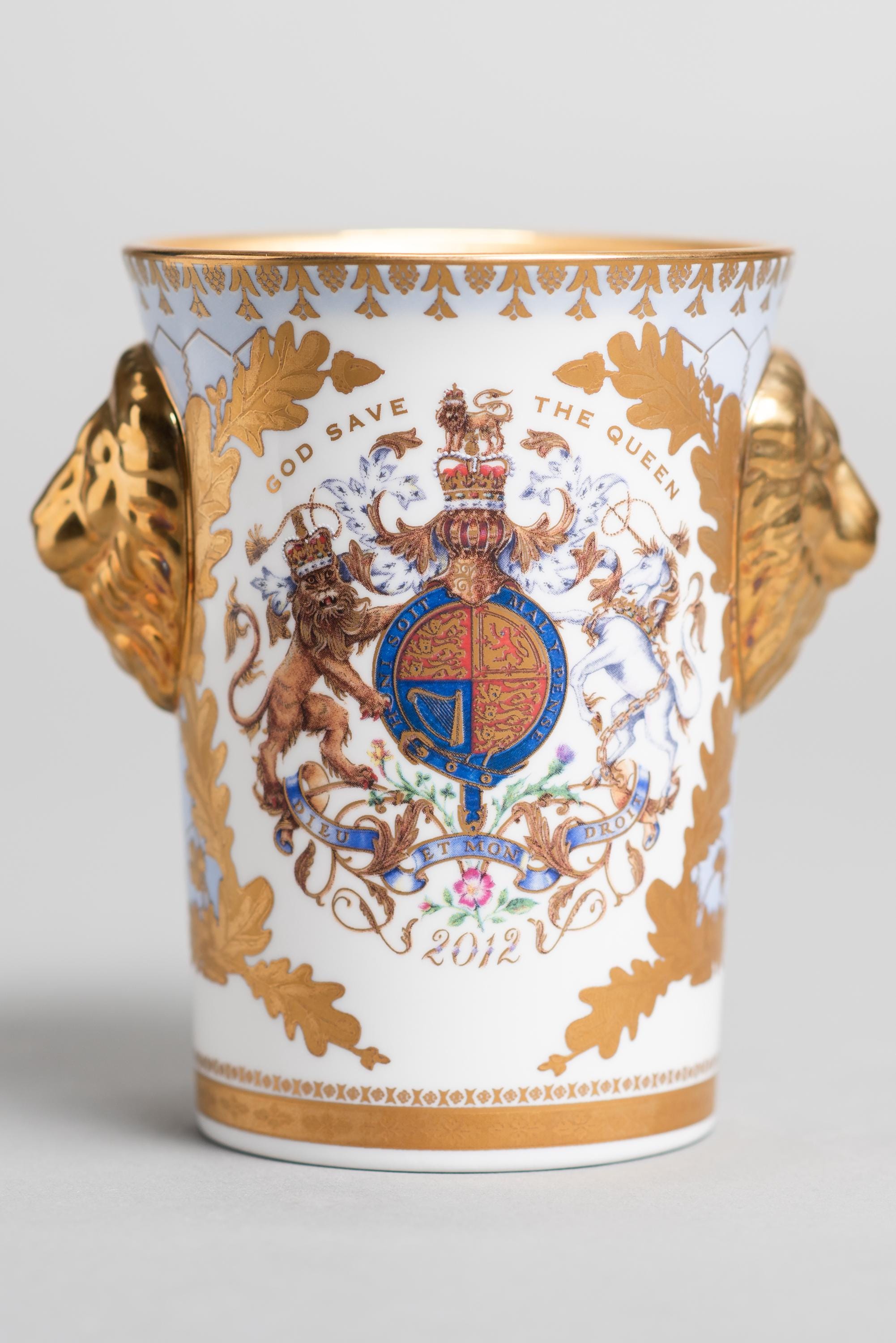 コレクション Buckingham Palace loving cup Official Buckingham Palace Diamond Jubilee Loving Cup Lion Handles