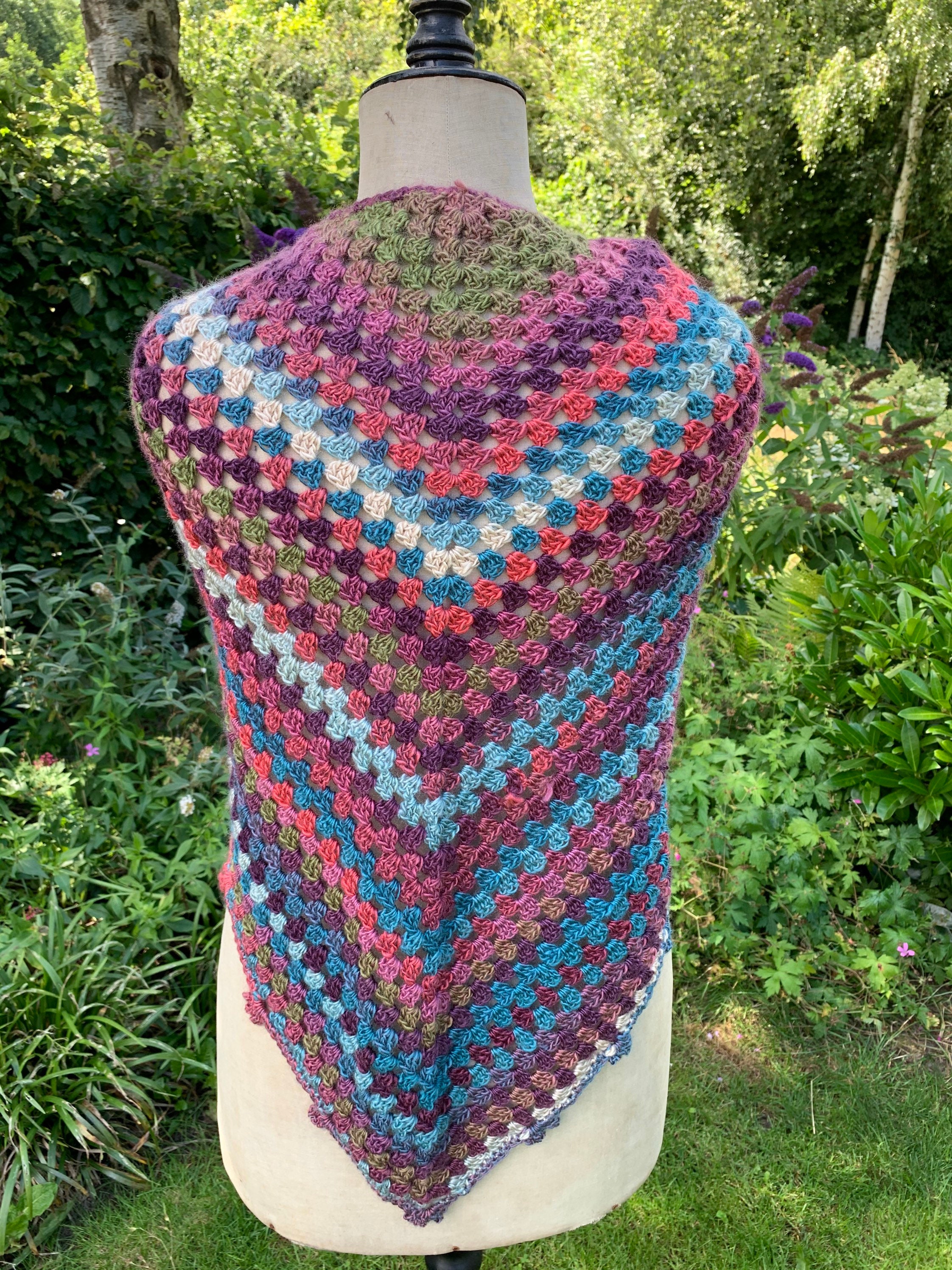 granny square triangle scarf