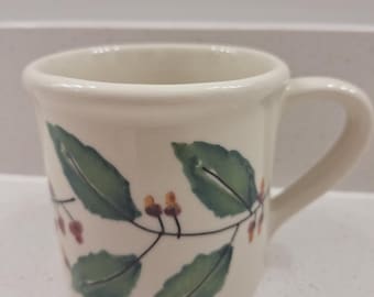 Set of 7 Vintage 1982 Hartstone Pottery Mistletoe Mugs, Hand Painted Christmas Stoneware Coffee Cups, Made in USA, Flawless