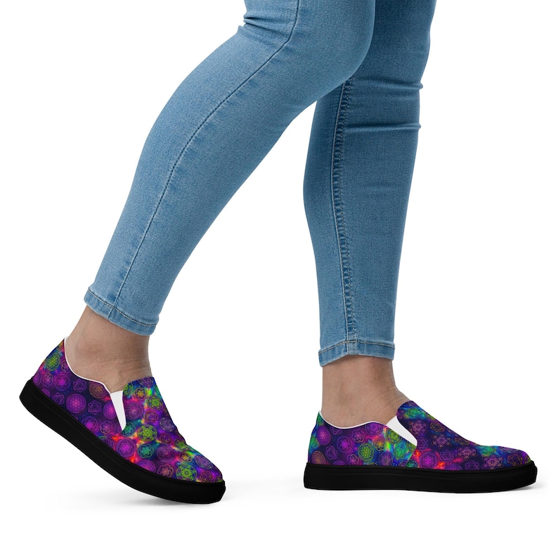 Women’s slip-on canvas shoes