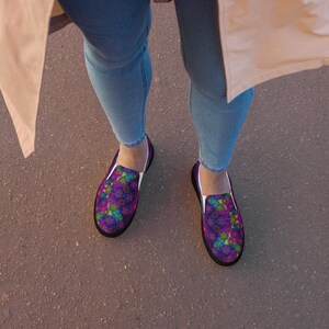 Women’s slip-on canvas shoes
