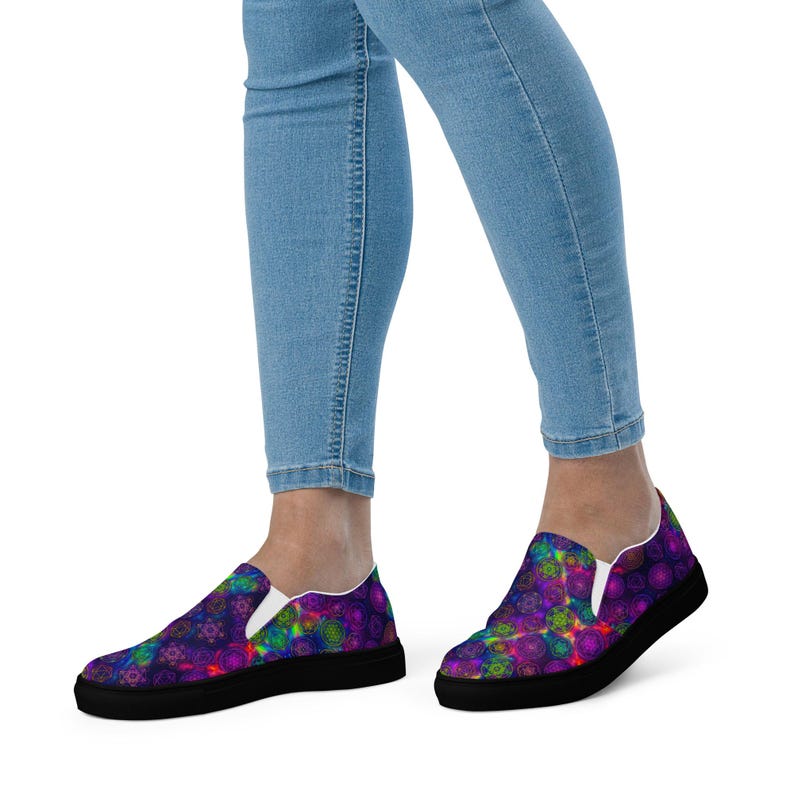 Women’s slip-on canvas shoes