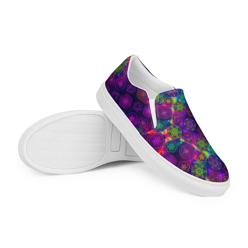 Women’s slip-on canvas shoes