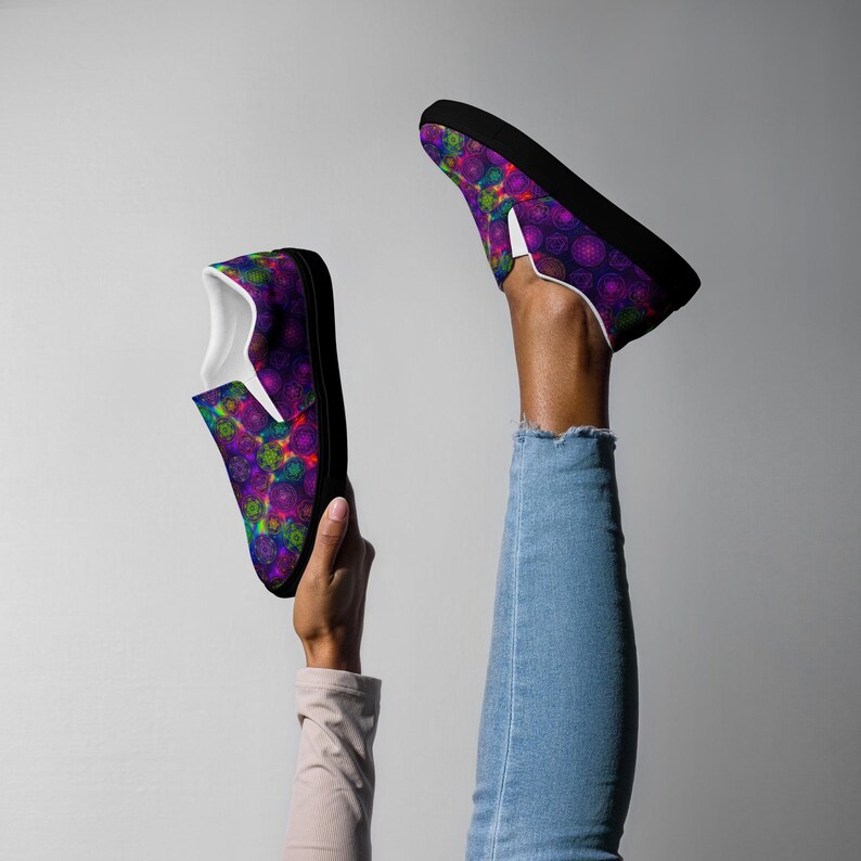 Women’s slip-on canvas shoes