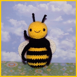 Crochet Pattern: Amigurumi, Buzzle Bee and BONUS FREE Picnic Ant Pattern