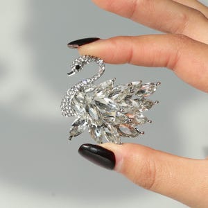 Broche Mariée USA - Saphir Et Zircone Cubique - Plaqué Or Blanc - Marque MOGHANT