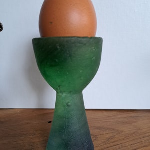 Eierbecher, Pate de Verre Technik, Sammlerstück, Unikat, Liebhaberstück Grün/Blau