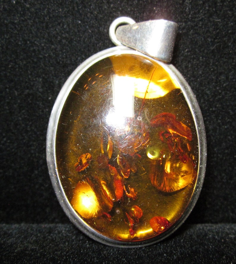 Amber Pendant Necklace, oval, in silver bezel 96ct; Sun Sparkles