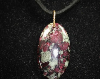 Eudialyte Pendant gold Sparkle jump bail 35ct