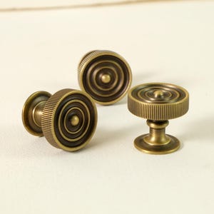 Pomos Art Déco de latón antiguo / Pomos texturizados de oro antiguo / Pomos de bronce para armarios / Pomos para cajones de cocina / Pomos vintage de latón macizo
