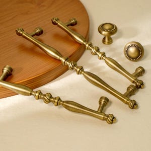 Puxadores e Botões Bobbin em Latão Antigo | Puxadores de Gaveta Dourados Vintage | Puxadores para Cômoda | Puxadores para Gaveta de Cozinha | Ferragens Clássicas para Armários