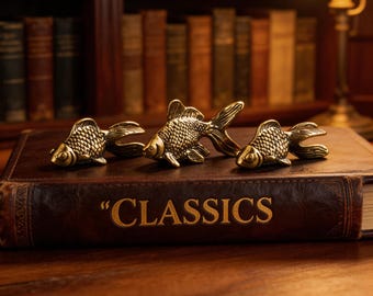 Figura de pez de latón hecha a mano, decoración de escritorio vintage con temática de mascotas de té, figura de animal fantástica, decoración para oficina o estudio, regalo para amantes de las mascotas de té.