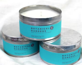 Botanischer Garten Kerze: Floral fruchtiger Duft, handgemachte Reisedose