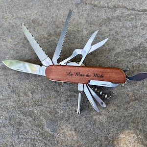 “Le Mas du Midi” Engraved Wooden Multi-Tool – Compact & Versatile Pocket Tool