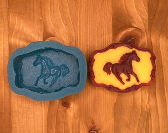 2D-siliconenvorm paard: voor kaarsen, zeep en gips. Flexibele zachte mal, eenvoudig uit de vorm te halen