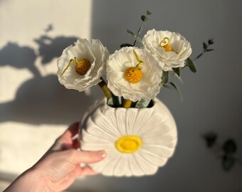 Sculptural Chamomile Daisy Candle | Handcrafted Natural Wax Graphic Art Object