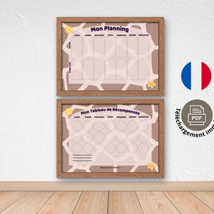 Peut inclure: Deux tableaux de planification encadrés en français. Le tableau supérieur est intitulé "Mon Planning" et le tableau inférieur est intitulé "Mon Tableau de Récompenses". Les deux tableaux ont un cadre en bois marron et un fond beige avec un motif de girafe.