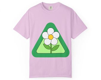 White Daisy Triangle Graphic T-Shirt | Floral Nature Tee