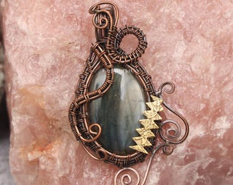 Labradorite Copper Wire Wrapped Pendant – Handmade Gemstone Necklace