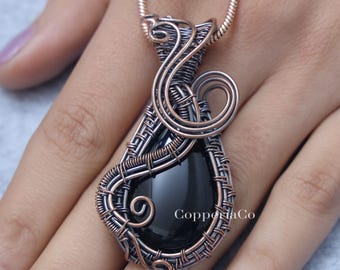 Colgante de ónix negro - Colgante envuelto en alambre de cobre - Joyería bohemia hecha a mano - Regalo de aniversario para esposa