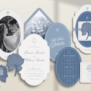 Puede incluir: Un conjunto de papelería de boda en tonos azul polvoriento y blanco, que incluye una tarjeta con foto ovalada de una pareja, una tarjeta RSVP con forma de flor y código QR, una tarjeta de bienvenida rectangular e invitaciones con tipografía serif.
