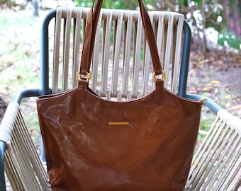 Damen Leder Tragetasche, große Reißverschluss Schulter Handtasche, Work & Travel Shopper, Schwarz oder Braun - Geschenk für Sie