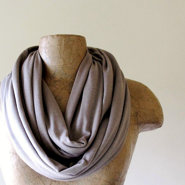 PADDENSTOEL GREIGE Infinity Sjaal, EcoShag Jersey Loop Sjaal, Light Taupe Jersey Cirkel Sjaal, Handgemaakte Eternity Sjaal