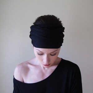 Diadema negra extra ancha, pañuelo para la cabeza de jersey suave, pañuelo para yoga, pañuelo para cabello largo, pañuelos para la cabeza hechos a mano para mujer imagen 2