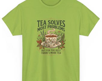 Camiseta "El té resuelve la mayoría de los problemas" / Regalo divertido para amantes del té / Camiseta vintage con estampado botánico / Camiseta estilo cottagecore / Camiseta unisex para bebedores de té de hierbas