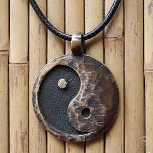 Abalone Shell Yin Yang Necklace Iridescent Tai Chi Pendant Boho Zen Balance Charm Ocean Spiritual Jewelry Meaningful Gift for Her
