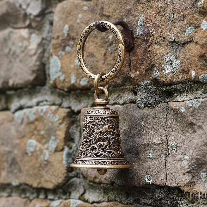 Kleine koperen bel Handgemaakte decoratieve bel voor ritueel thuisgebruik of verzameldisplay | Messing ornament in vintagestijl B
