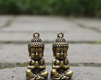 Handmade Mini Brass Buddha Charm Praying Monk Pendant Vintage Gold Tone Buddhist Meditation Ornament Small Zen Altar Decor for Yoga Lovers