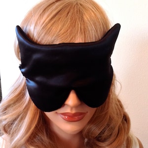 SILK Eye Mask Sleep Mask, Black Charmeuse Cat Shape, Fully Adjustable Straps, Light Blocking for Sleep and Anti-Aging