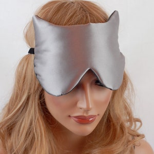 Silk Eye Mask Sleep Mask, Abalone Charmeuse Cat Shape, Fully Adjustable Straps, Light Blocking for Sleep and Anti-Aging