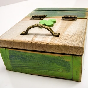 Keepsake Box, Memory Box, Catch All Box, Picture Box, Jewelry Chest, Wooden Box, Vintage Jewelry Box, Treasure Chest, Shabby Chic Box