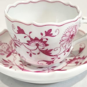 Antique Meissen Cup and Saucer, 1st Quality – Hand Painted Indian Purple Porcelain, Knob Swords 1850-1924