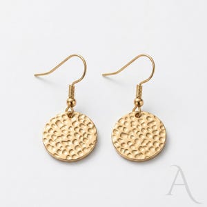 Hammered Gold Disc Earrings, Textured Coin Pendant Drops, Lightweight Minimalist Design, Hypoallergenic Waterproof, Elegant Gift for Her