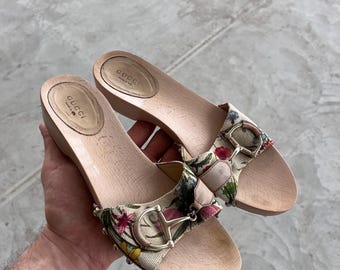 Luxury Rare Vintage Gucci Wooden Platform Sandals Avantgarde Model Flowers logo Minimalistic Japanese style