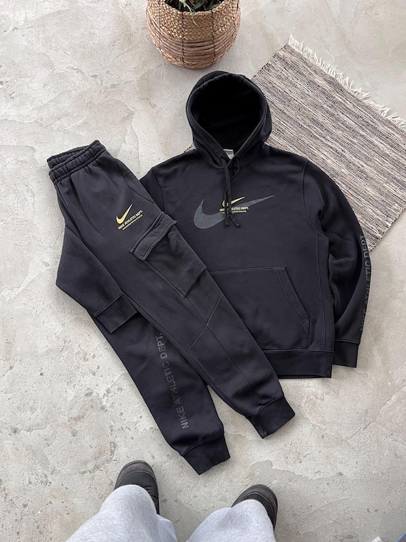 black nike sweatsuit set