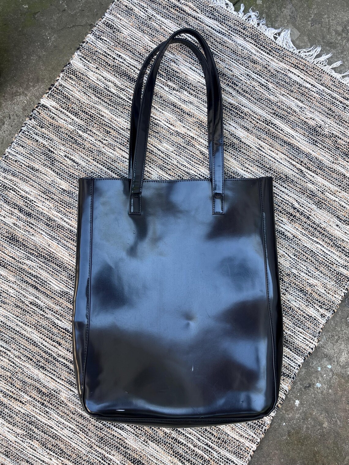 Vintage Givenchy Parfum Black Faux Leather Shopper Tote Bag Avantgarde Y2K woman handbag, foto 3 di 5