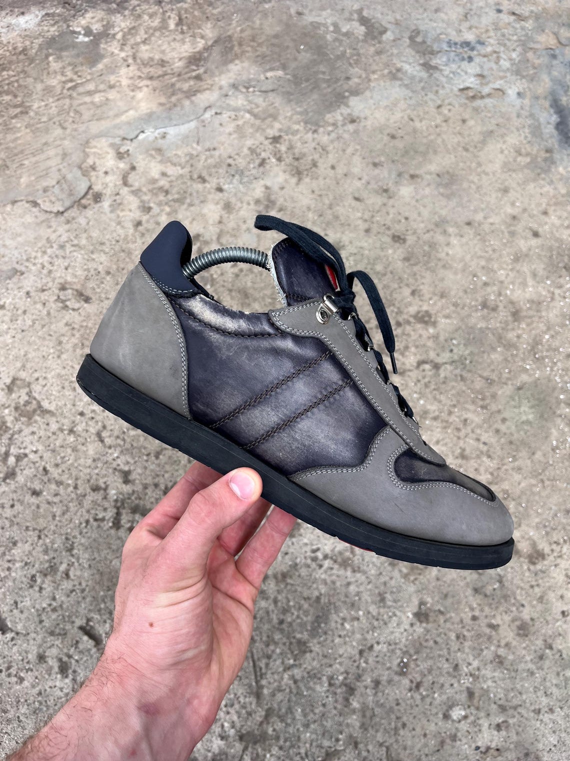 Rare Kiton Grey Leather Low Top Sneakers Luxury Avantgarde, Foto 1 von 5