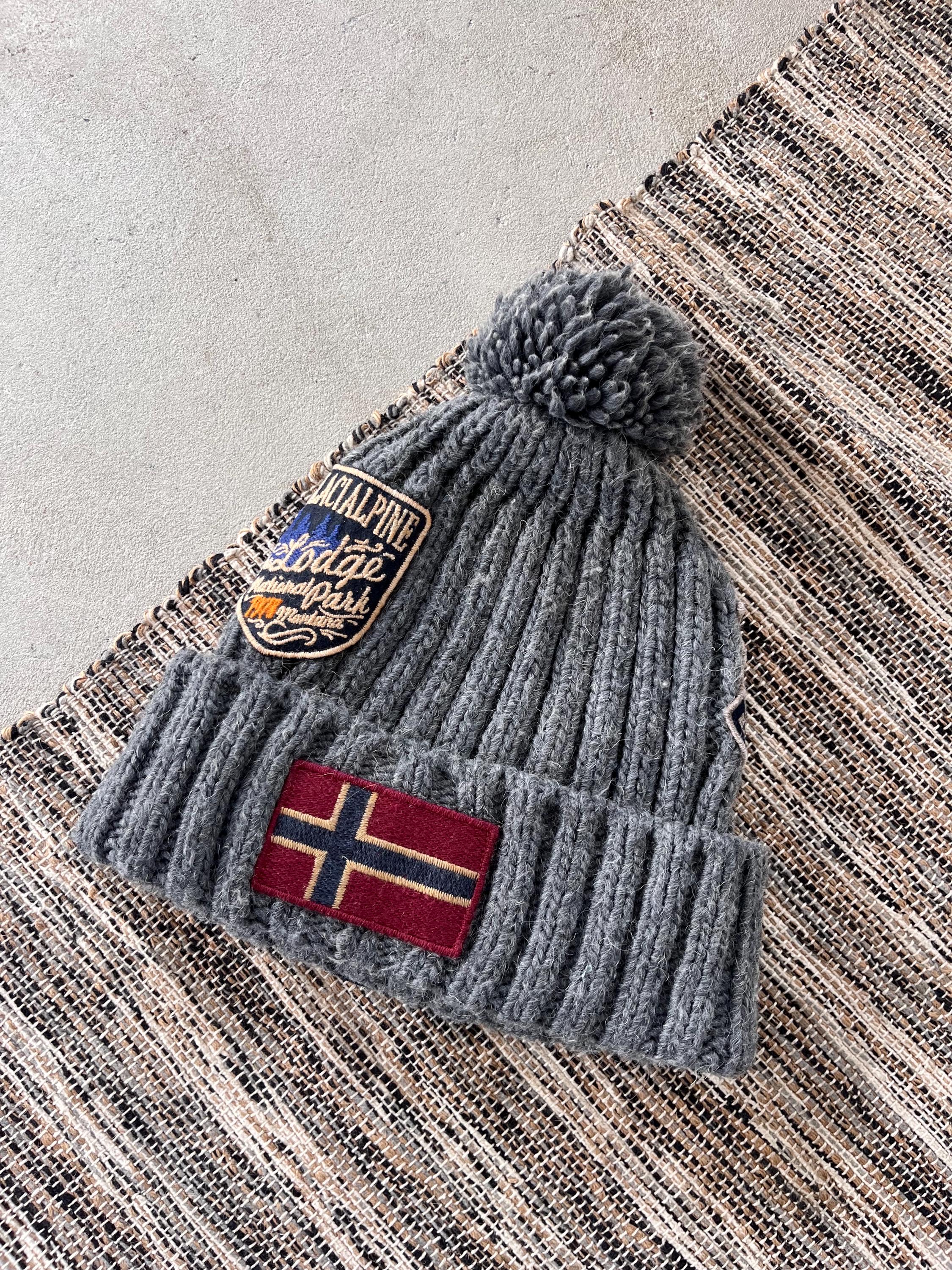 Vivienne Westwood レア スカル ビーニー Vivienne Westwood Black Sporty Beanie Vivienne Westwood