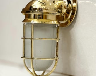 Kinkiet ścienny w stylu vintage z mosiądzu w stylu marynistycznym – Marine Cage Sconce – Coastal Industrial Porch & Bathroom Fixture