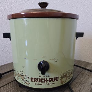 Vintage jaren 70 rivaliserende crockpot slowcooker 3,5 kwart gallon avocadogroen 3100/1 WORKS MCM Retro boerderij