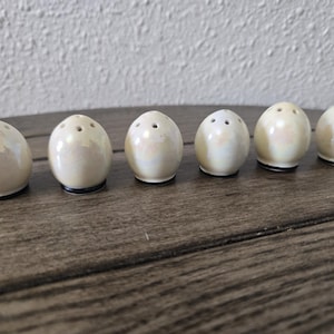 Set Of 6 Tiny Egg Shaped Salt & Pepper Shakers Iridescent With Black Bottom 1"