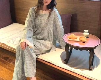 Vintage Floral Bamboo Cotton Pyjamas – Breathable, Eco-Soft Sleepwear for Women