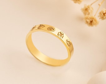 Gold Family Birth Flower Band, Personalized Birth Month Ring , Meaningful Christmas Gift for Her