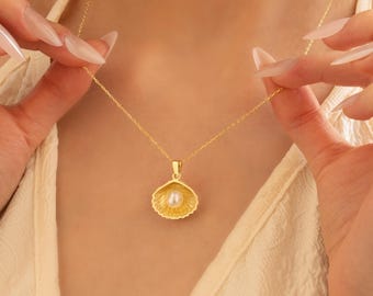 Gold Seashell Natural Pearl Necklace, Real Freshwater Pearl Pendant Charm, Minimalist Gold Shell Necklace, Christmas Gift for Her