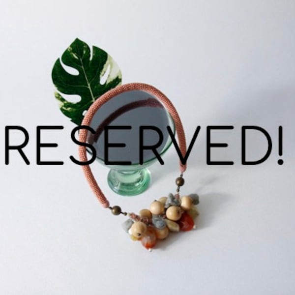 RESERVED Cluster ketting in crème [GERESERVEERD voor de Etsy Design Awards!]