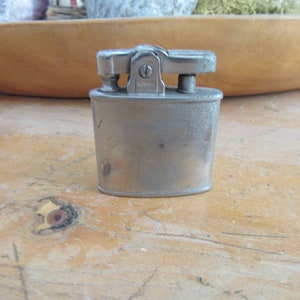 Vintage Ronson Pocket Cigarette Lighter Automatic made in USA Tobacciana CollectIble Midcentury